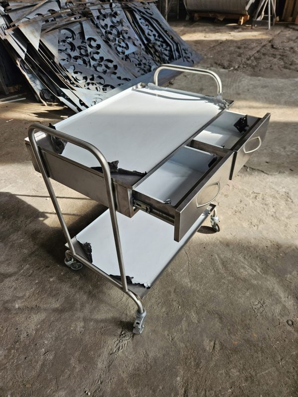 Столы из нержавеющей стали на заказ в Минске